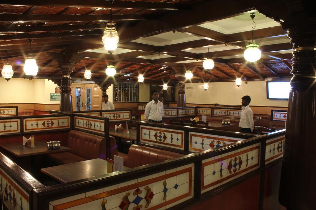 Hotel Emerald Park Chennai Esterno foto